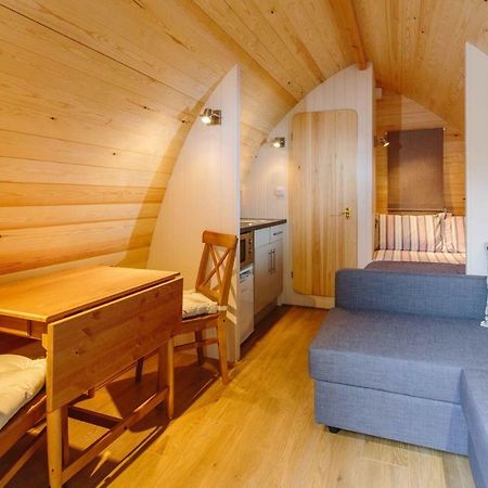 Buttercup Glamping Pod Hotel Челтнъм Екстериор снимка