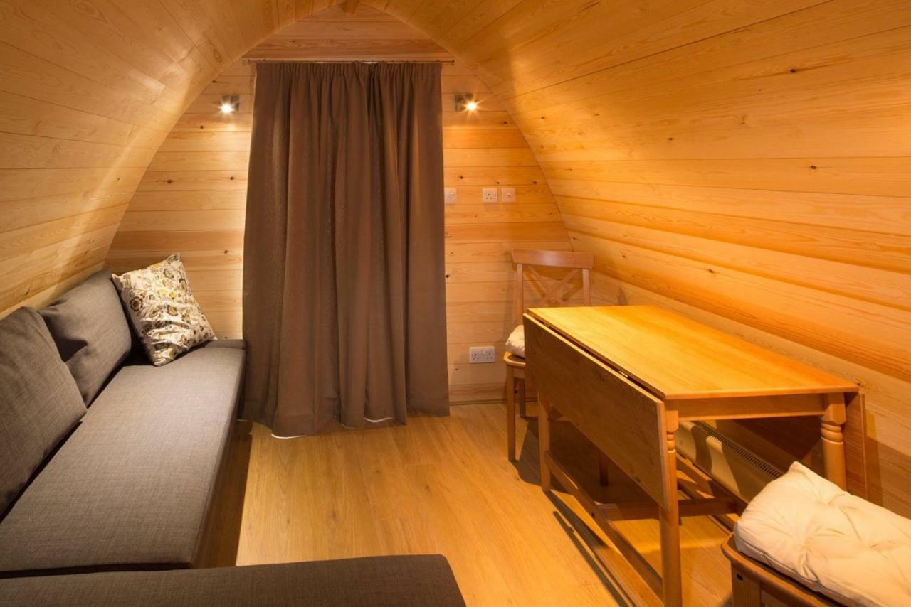 Buttercup Glamping Pod Hotel Челтнъм Екстериор снимка